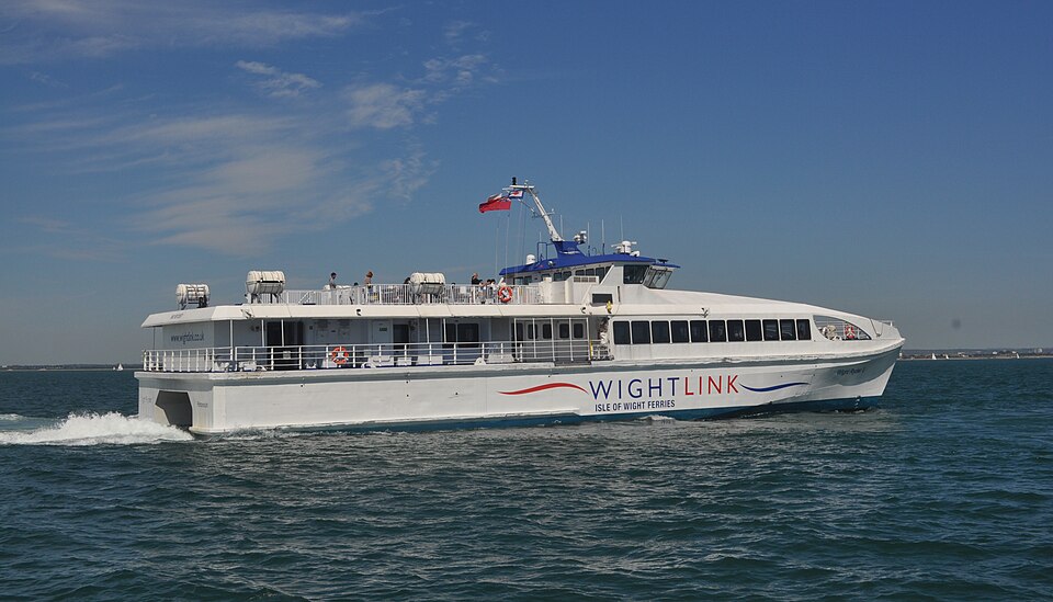 Wight Ryder I departing Ryde Pier Head